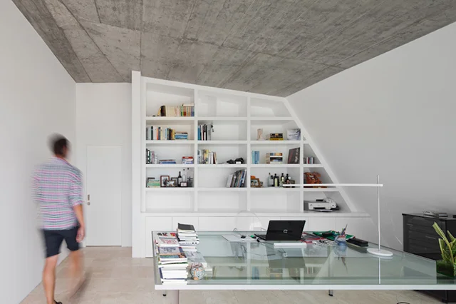 House-in-Tavira-by-Vitor-Vilhena-Modern-Homes-8.jpg