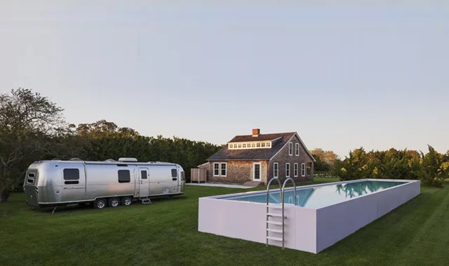 Roger-Ferris-Partners-Surf-Shack-Modern-1.jpg