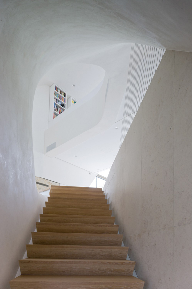 UN-Studio-Haus-am-Weinberg-German-Architecture-1.jpg