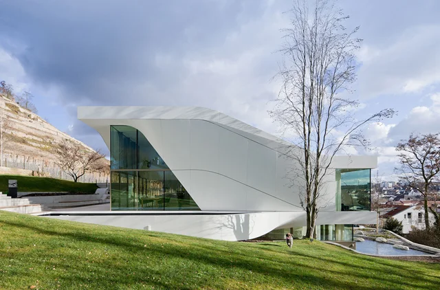 Haus-am-Weinberg-UN-Studio-Germany-KNSTRCT-1.jpg
