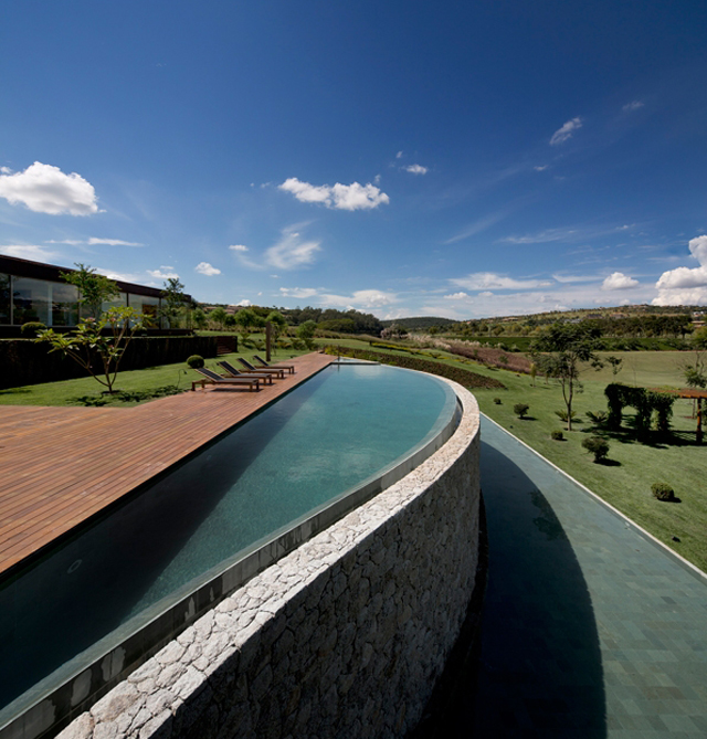 Casa-HS-Quinta-da-Baroneza-Studio-Arthur-Cassas-1.jpg