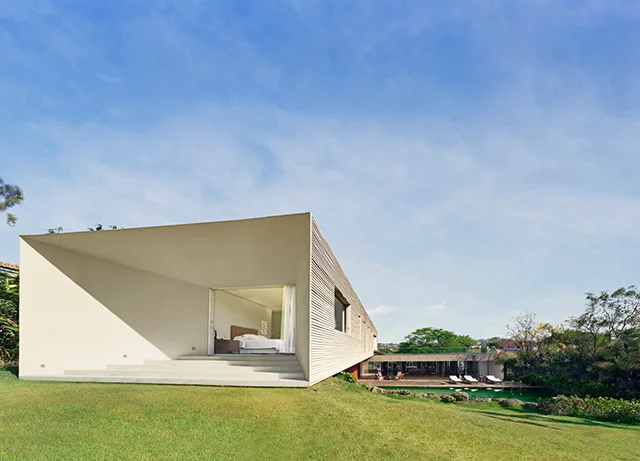An Axis Perpendicular: Architect Isay Weinfeld Designs Casa Piracicaba