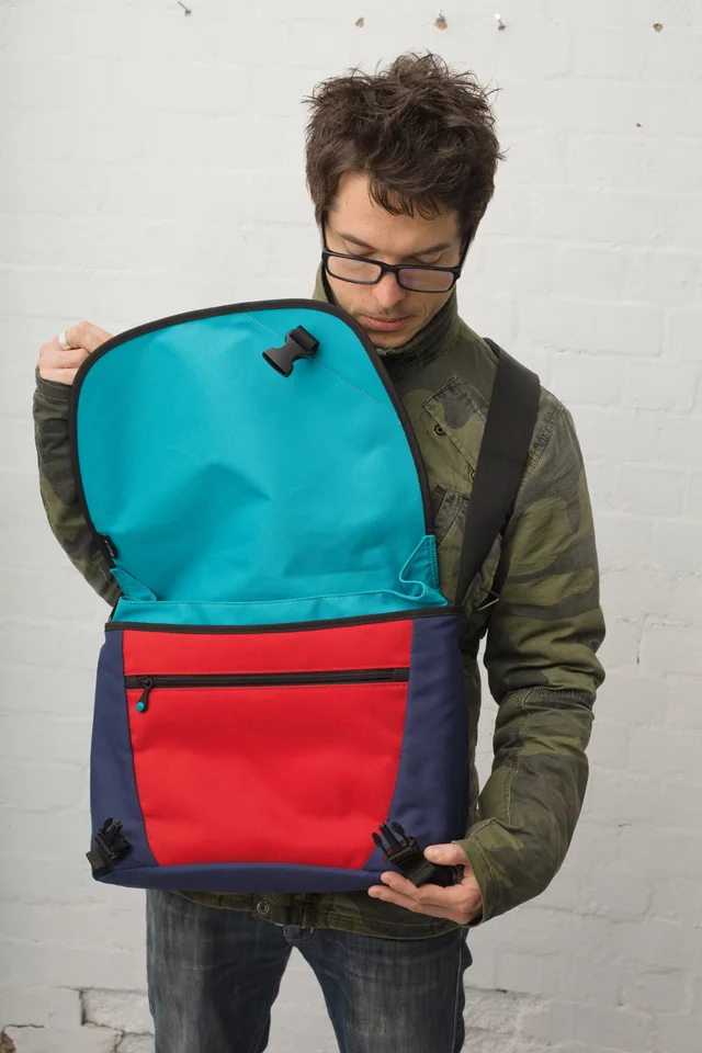 Crumpler-Bags-Messanger-Totes-Knstrct-4.jpg