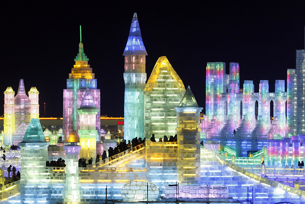 Harbin-International-Ice-Snow-Sculpture-Festival-2014-4.jpg