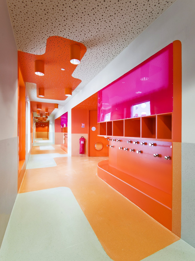 L-ecole-Polyvalente-Claude-Bernard-Brenac-Gonzalez-colorful-interiors-4.jpg