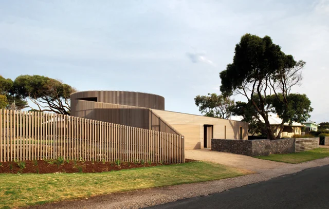 Jackson-Clements-Henley-Street-Barwon-Heads-Modern-Home-1.jpg