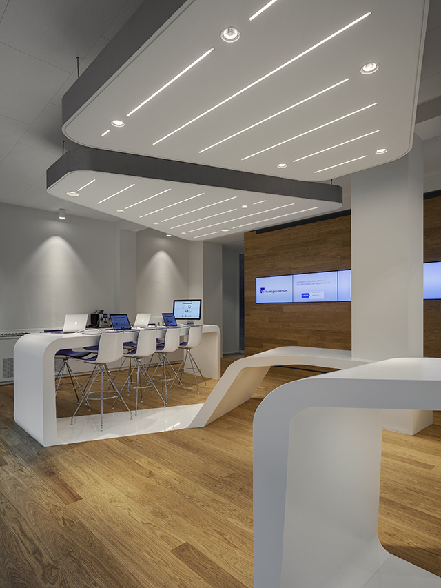 VZ-Desk-Finanzportal-Store-NAU-Architects-Zurich-5.jpg