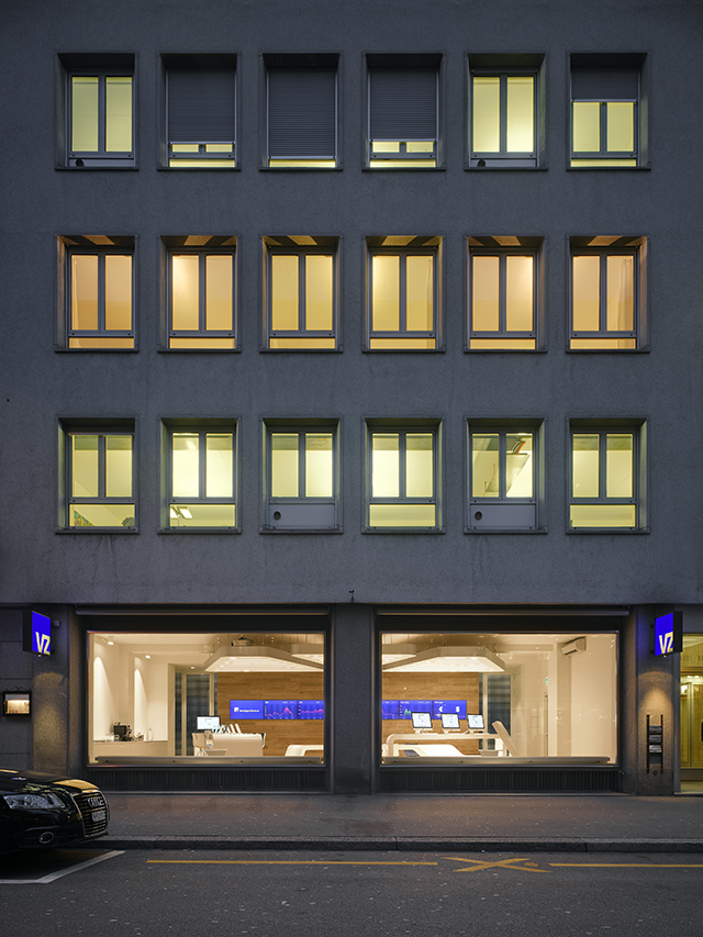 VZ-Desk-Finanzportal-Store-NAU-Architects-Zurich-1.jpg