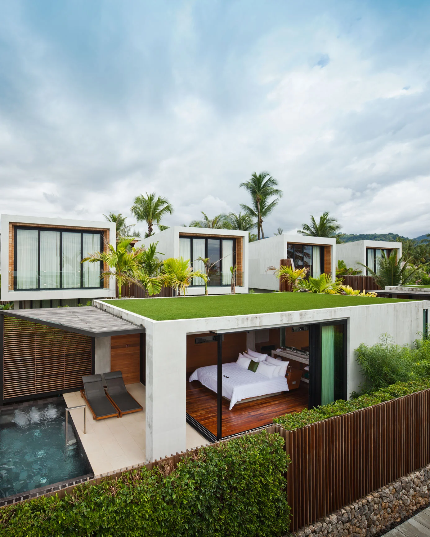 A Closer Look at The Casa De La Flora Hotel & Resort