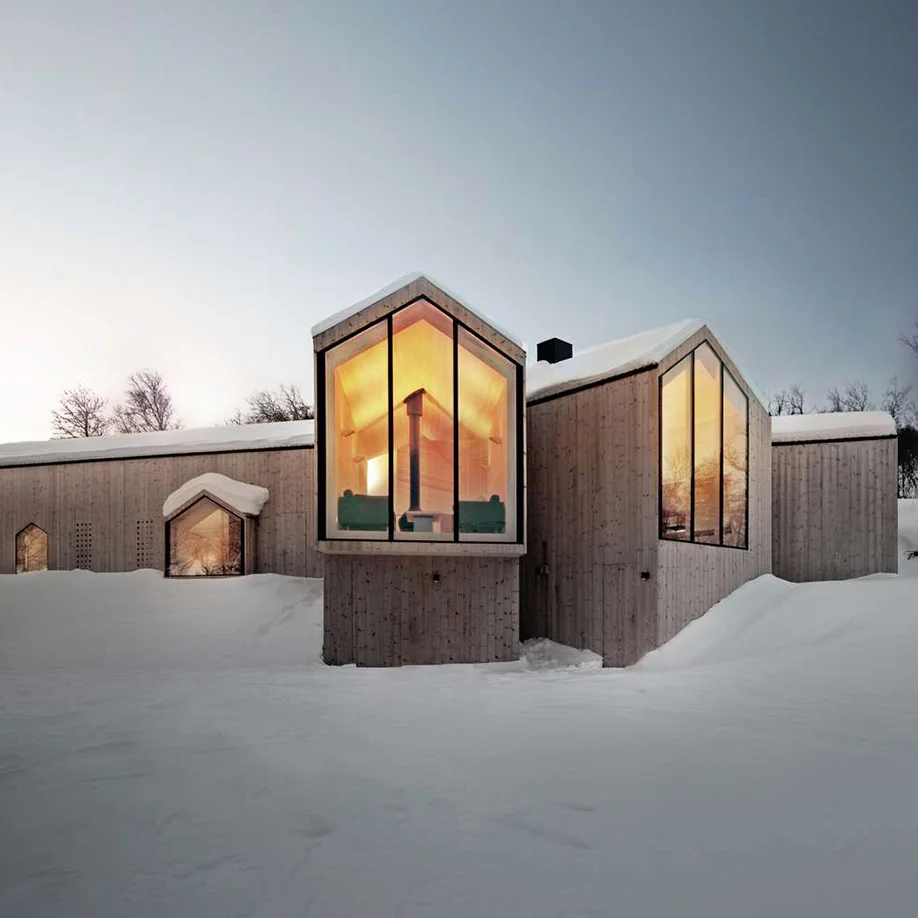 Split View Mountain Lodge: Built on the Bedrock of RRA’s Interactions with Tiered Scenery