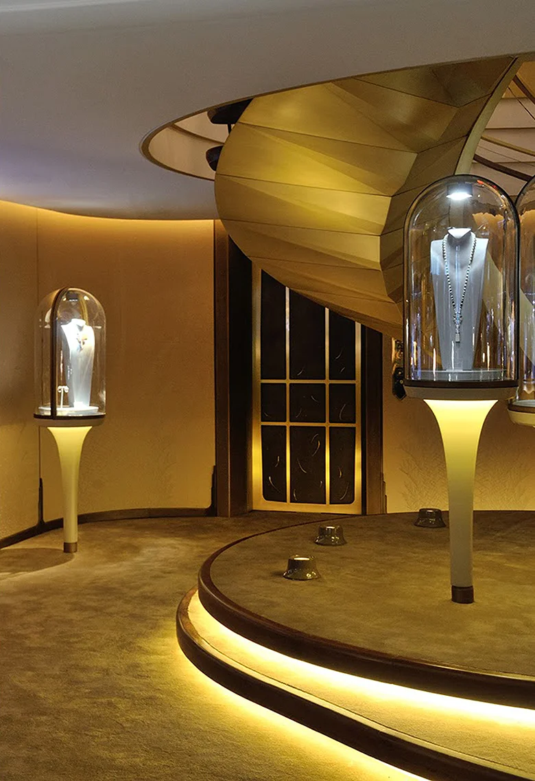  Van Cleef &amp; Arpels New York Boutique 