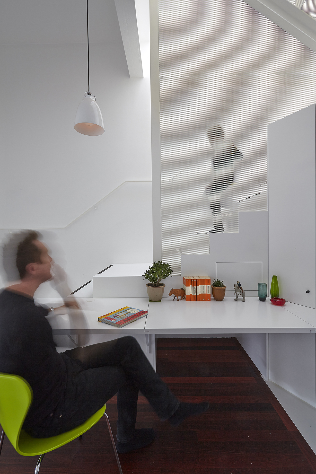 Defying Gravity: Toy Management House by Andrew Maynard Architects