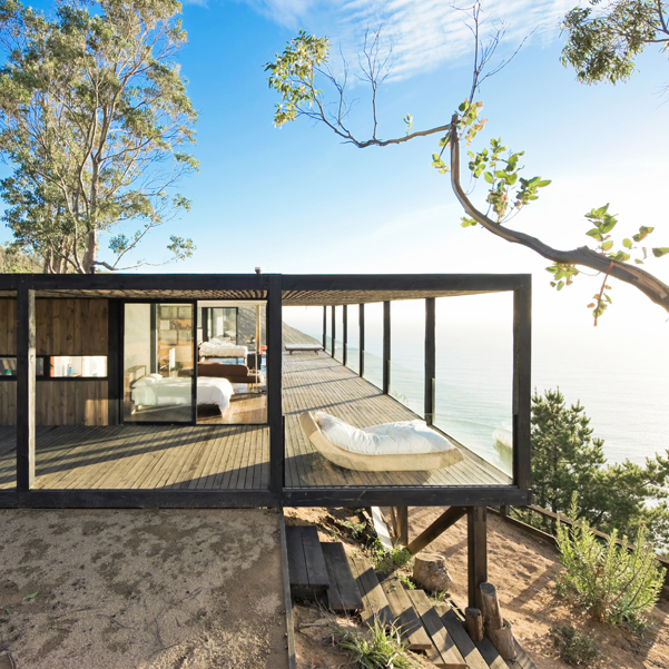 A Sun Salutation: Casa Till by WMR Arquitectos