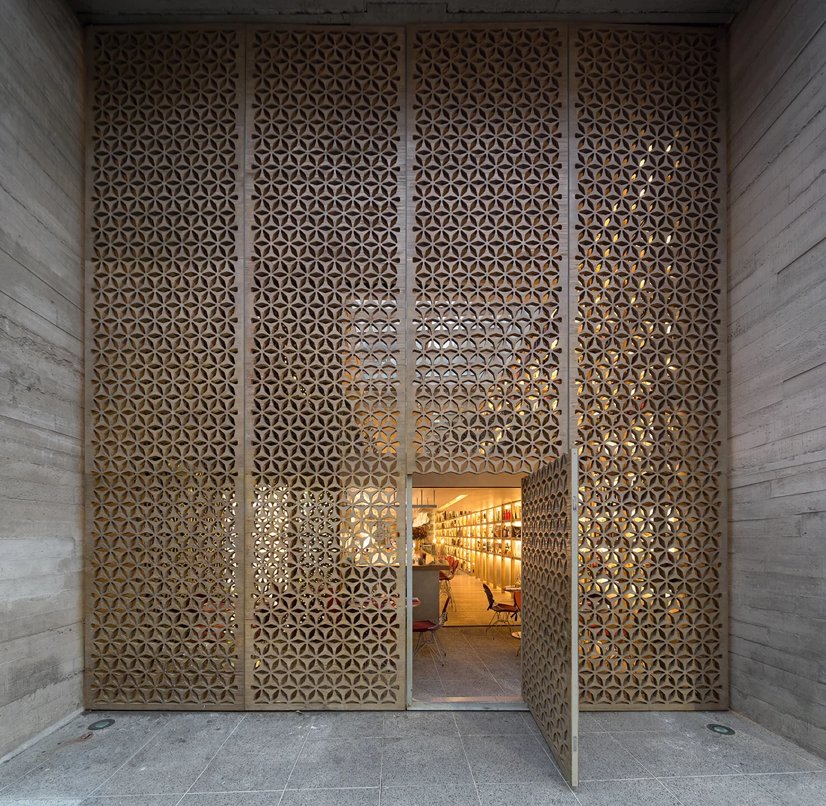  Mozza Bar &amp; Restaurant in Sao Paulo designed by Arthur Casas 