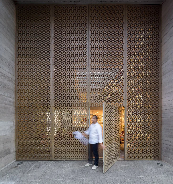 Mozza Bar & Restaurant in Sao Paulo designed by Arthur Casas