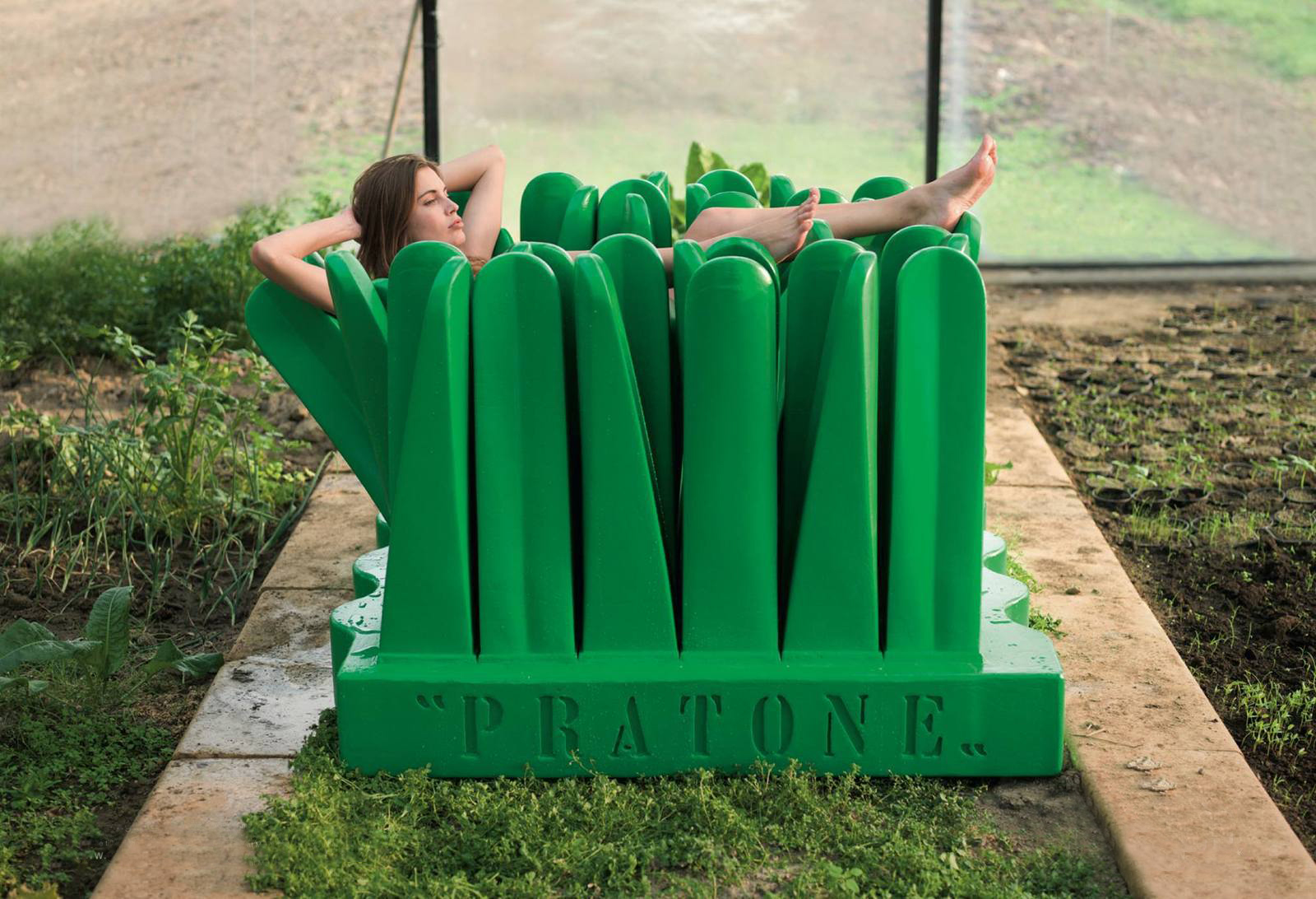  Gufram’s 1972 Pratone: A Chaise Lounge Outside Tradition Values