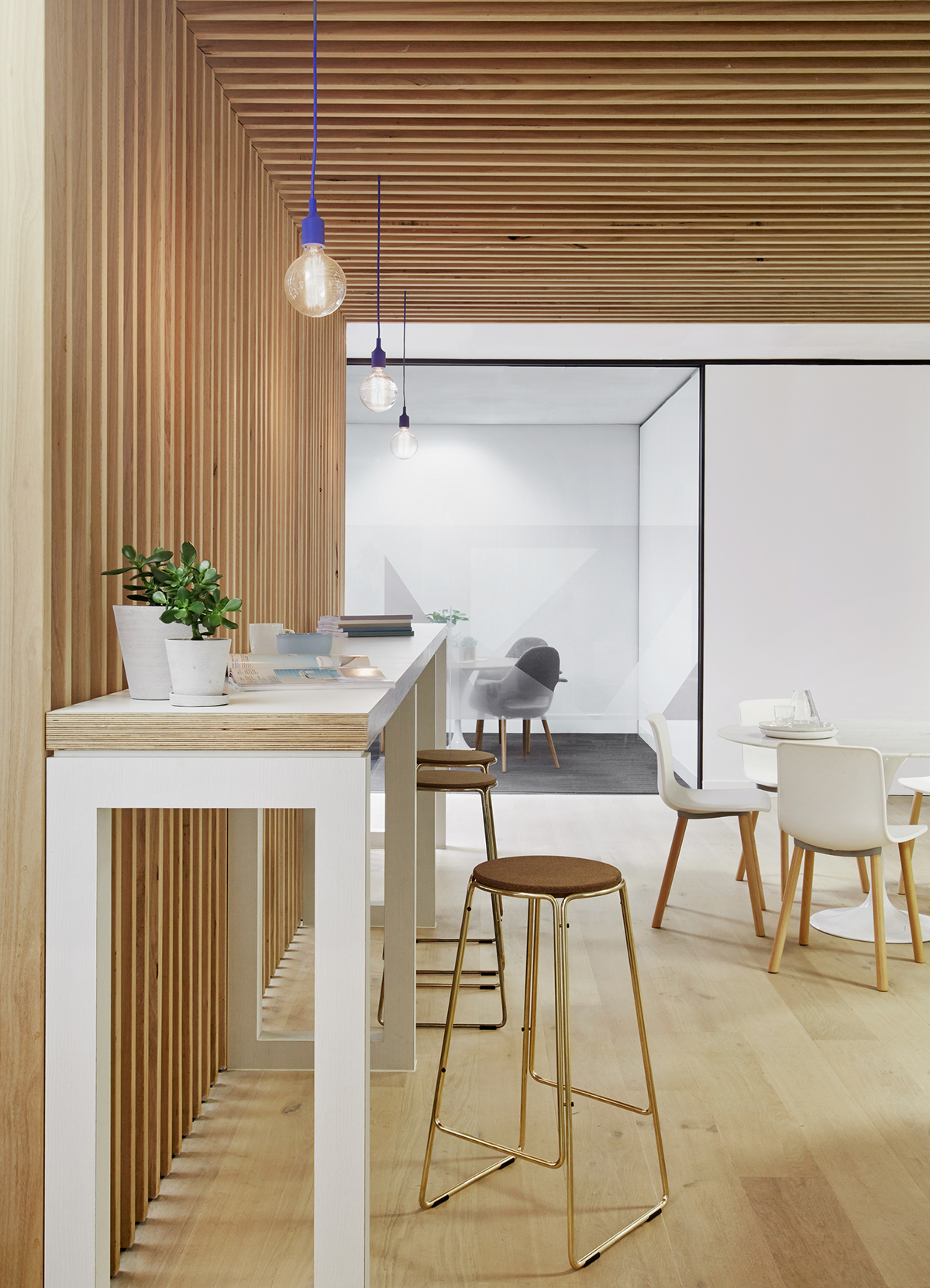  Case Meallin Offices by Mim Design 