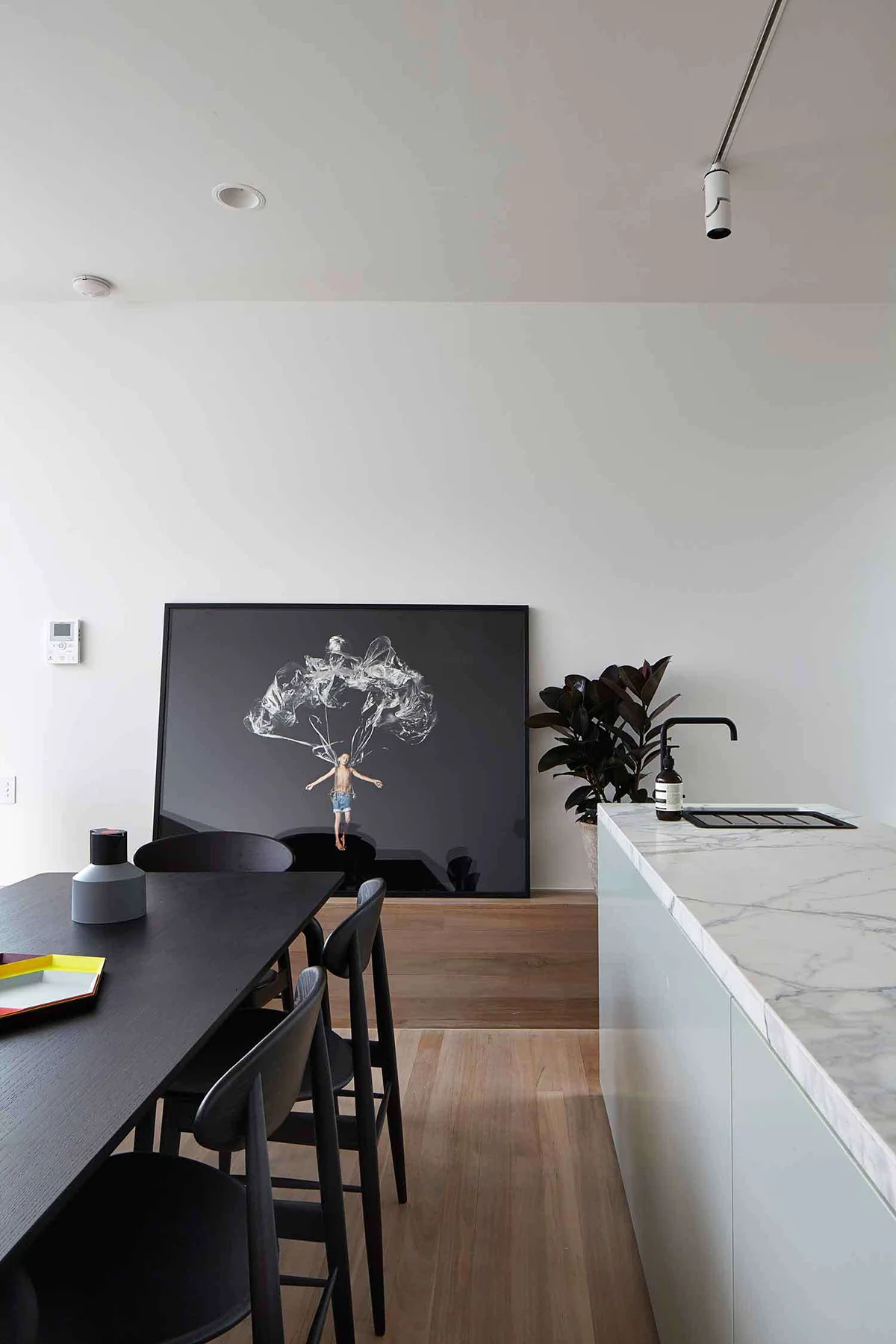  Lightbox House by Edward Moore Architects 