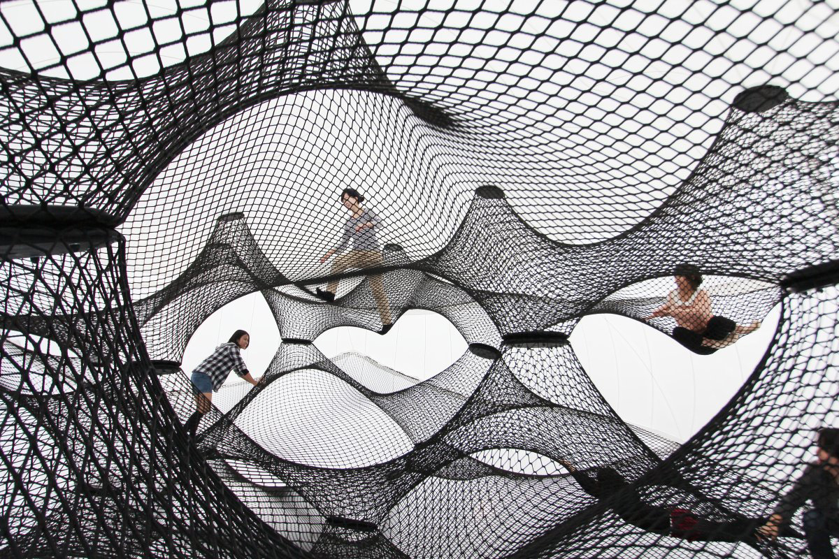 Interactive-Art-Installation-People-Play-Art-Suspended-4.jpg