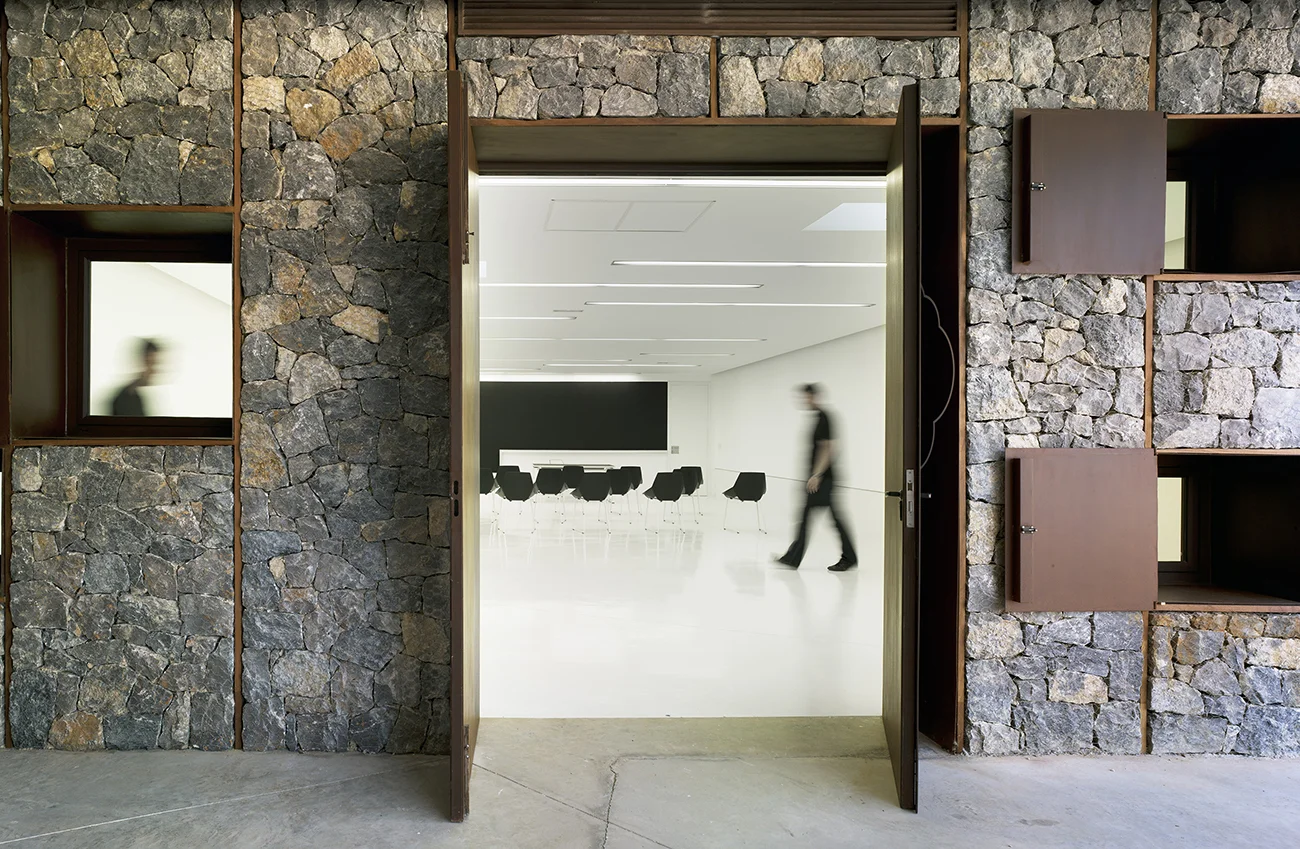 Environmental Education Centre El Captivador designed by Crystalzoo
