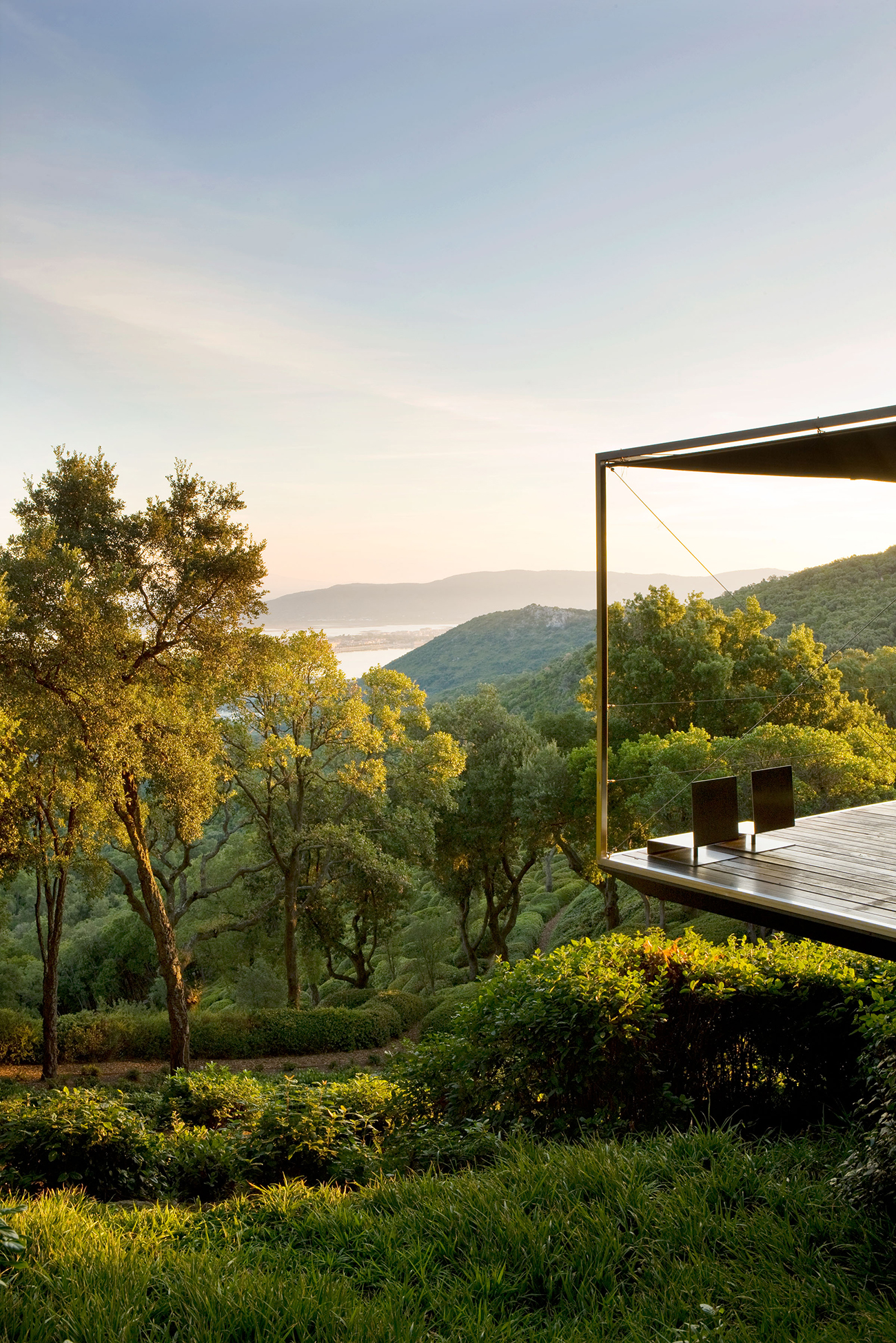 Clive Nichols photographs a modern Mediterranean