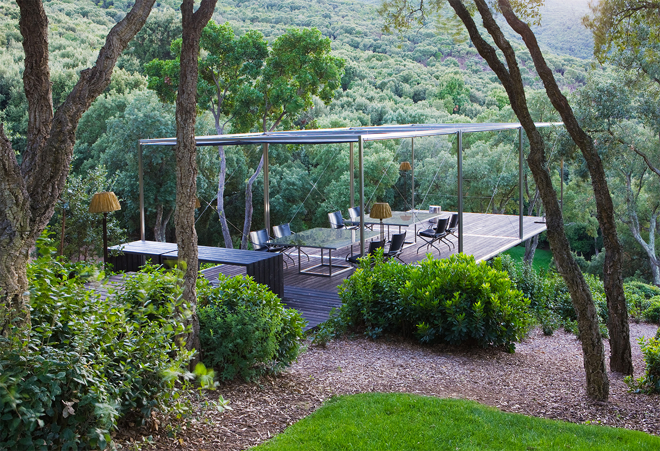 Clive Nichols photographs a modern Mediterranean