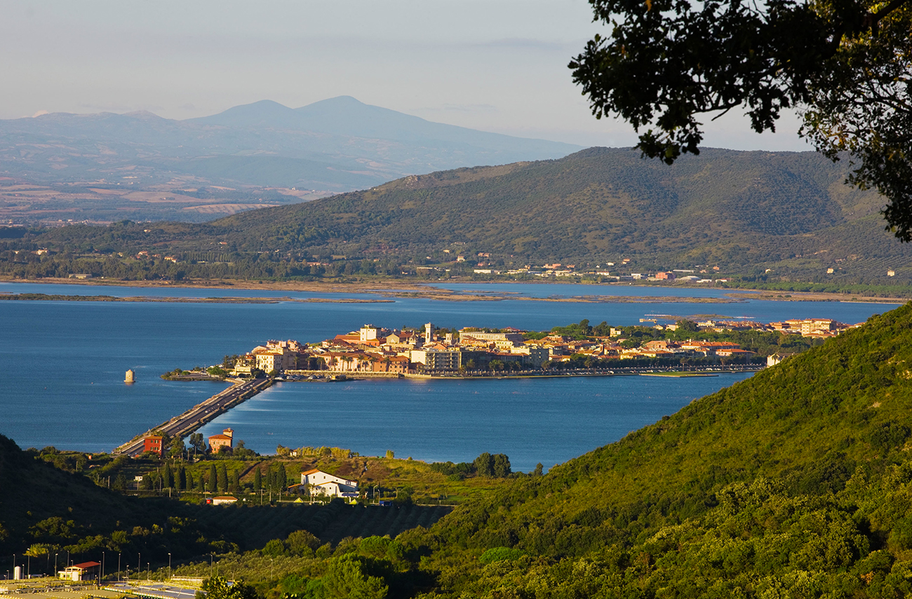Clive Nichols photographs a modern Mediterranean