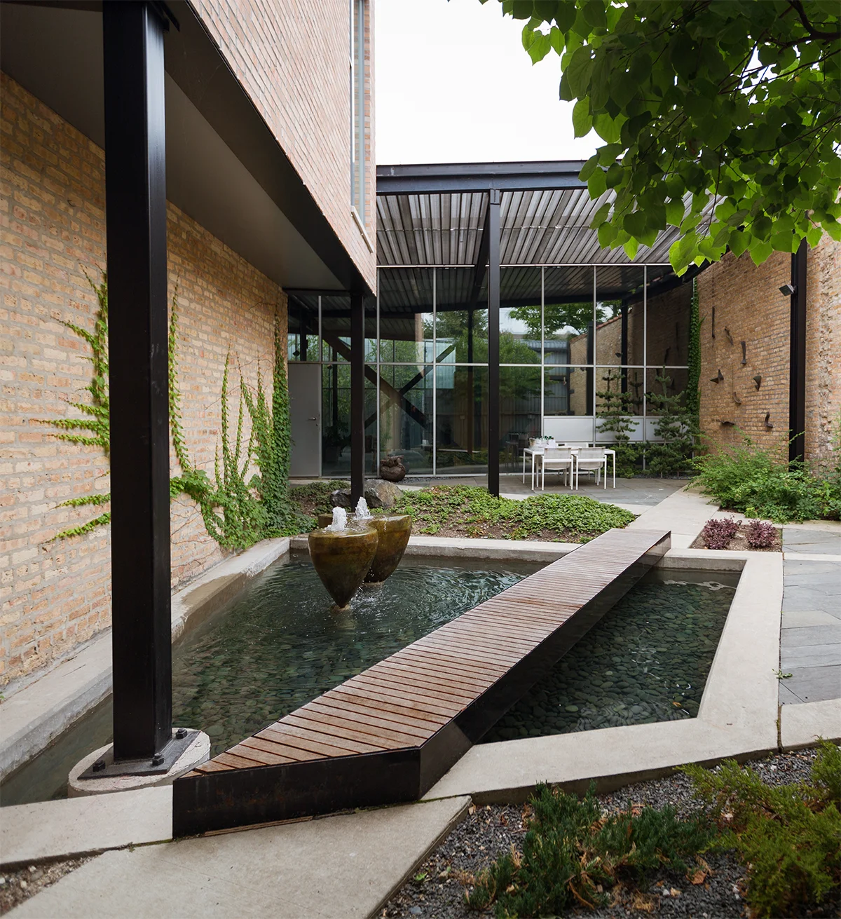  Second Stop: Doblin House designed by Valeria Dewalt Train Associates 
