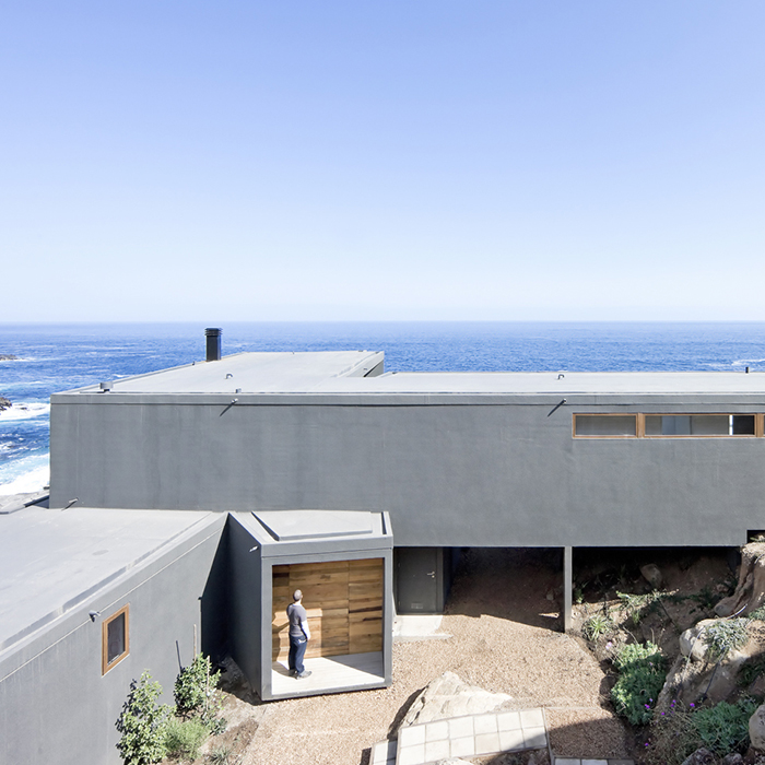  Casa Atrapa Vista Re-Cuts Coastal Chile