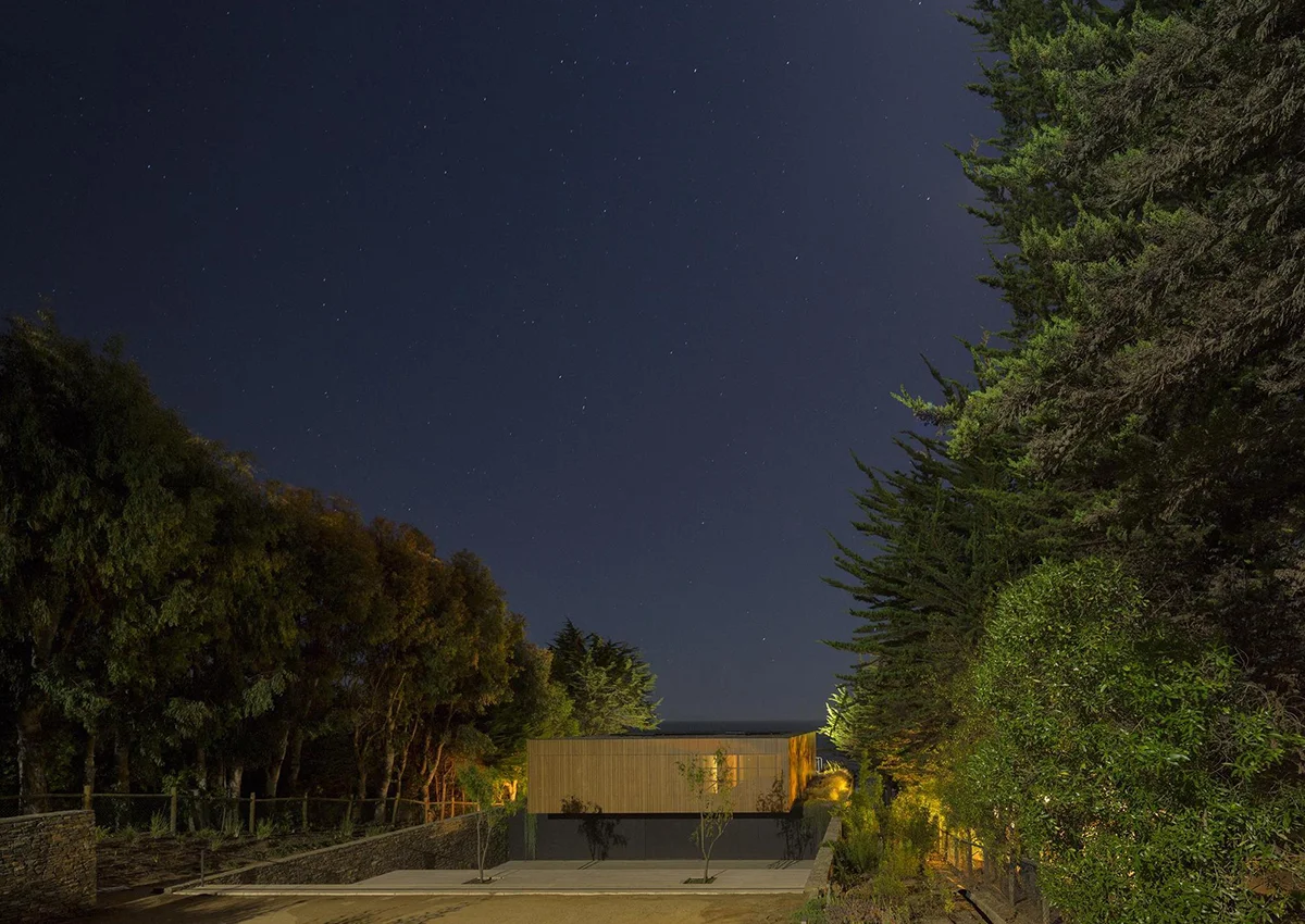 Casa Rocas by Studio MK27 Marcio Kogan