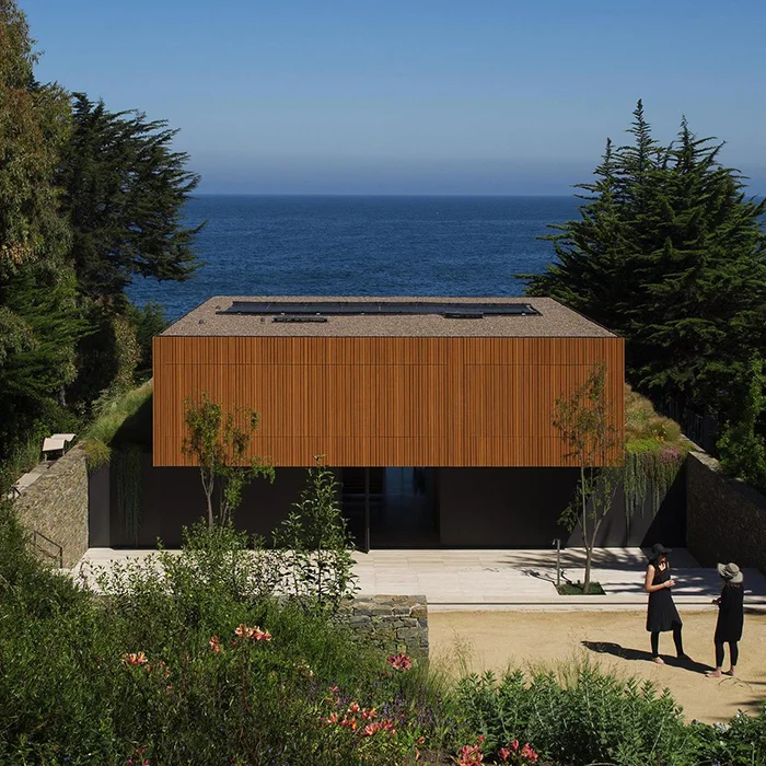 Casa Rocas: Studio MK27 Builds A Boxy Dwelling on the Chilean Coastal Hillside