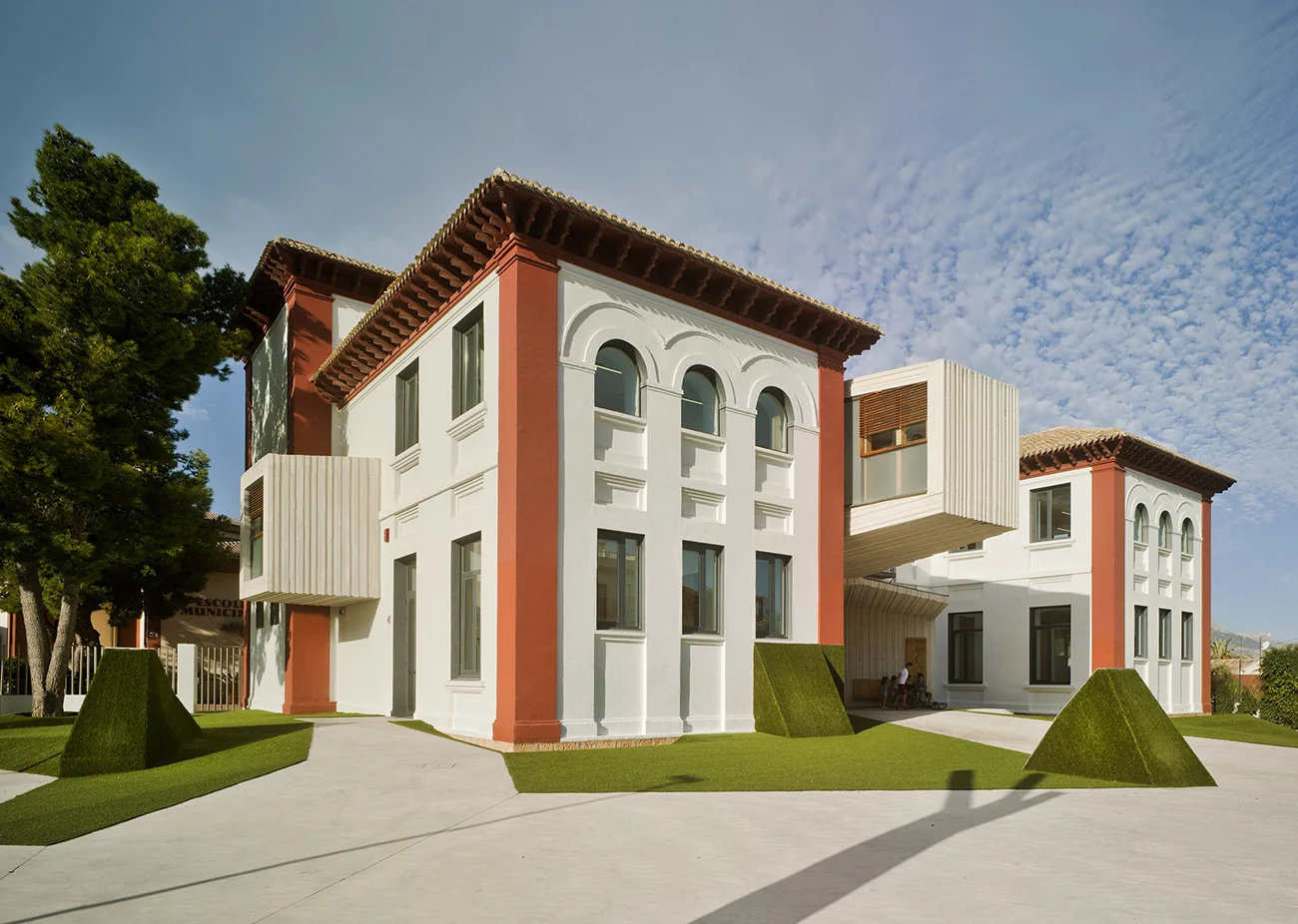  La Nucia's University, La SEU transformed by CrystalZoo. 