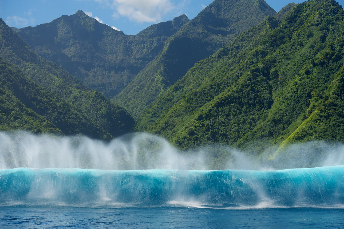  Surfing superwaves of Teahupo’o in Tahiti.&nbsp; 