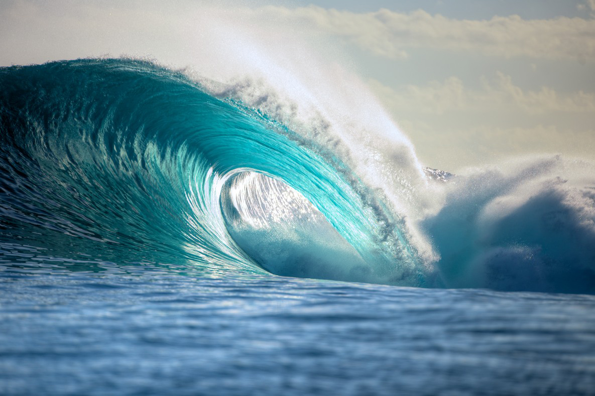 Surfing-Superwaves-Teahupo’o-Thaiti-KNSTRCT-1.jpg