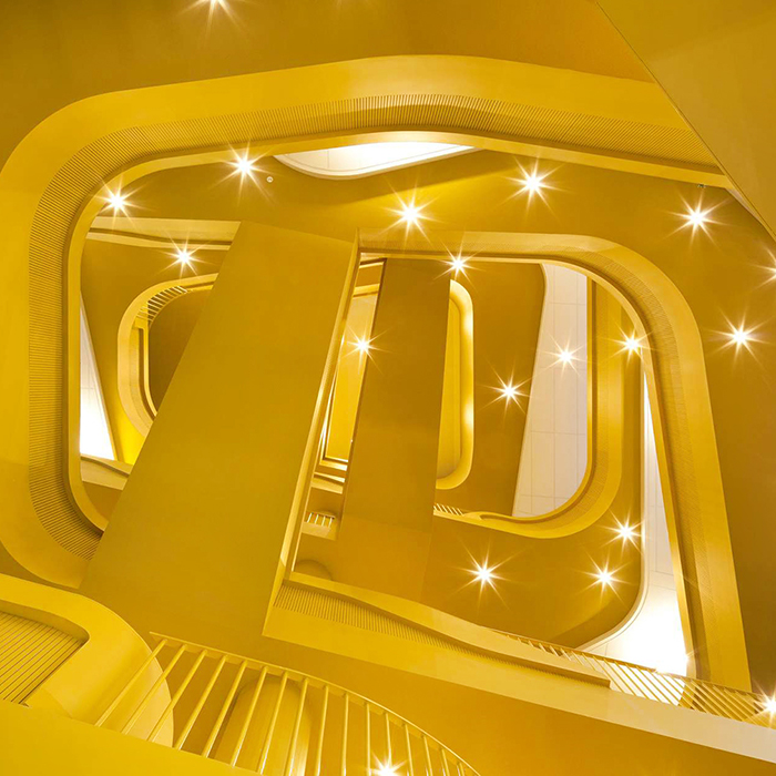 Ergonomic Efficiency: Gas Terra Office by DeZwarteHond