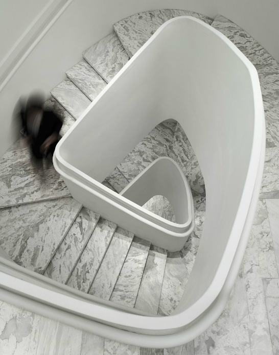  modern spaces with amazing stairs 