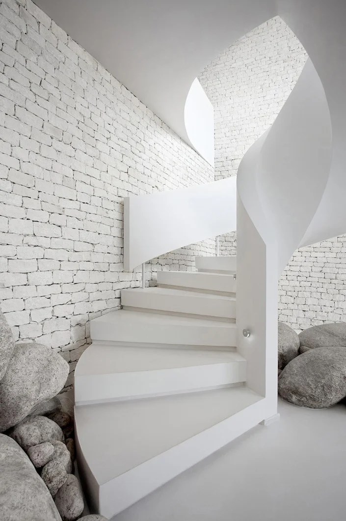  modern spaces with amazing stairs 