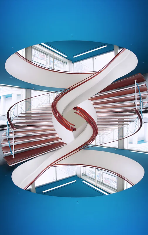 modern spaces with amazing stairs 