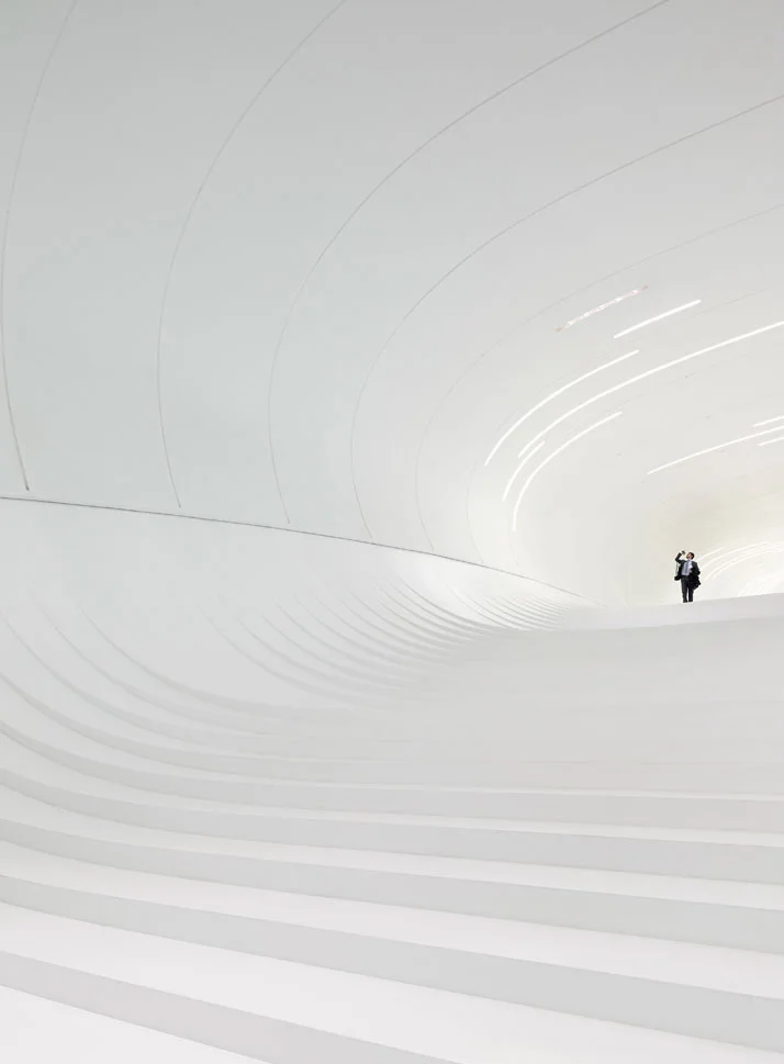  modern spaces with amazing stairs 