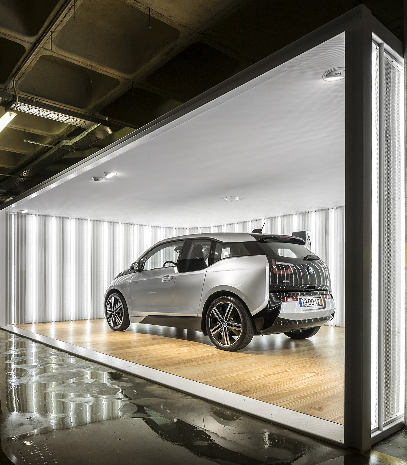  Atelier Centra Acquitectos present the new BMWi to Press 