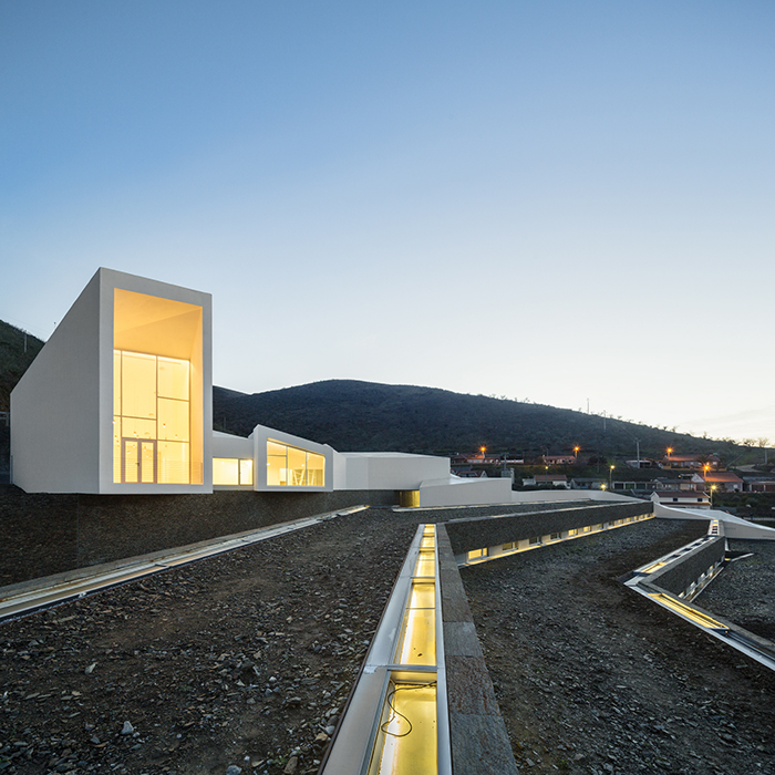 Centre for High Yield - Rowing' by Álvaro Andrade