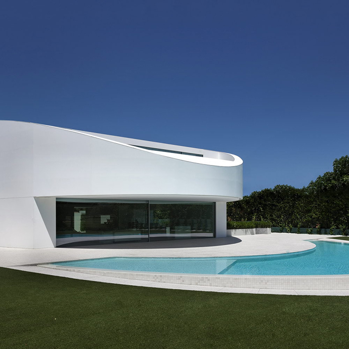 Balint House by Fran Silvestre Arquitectos
