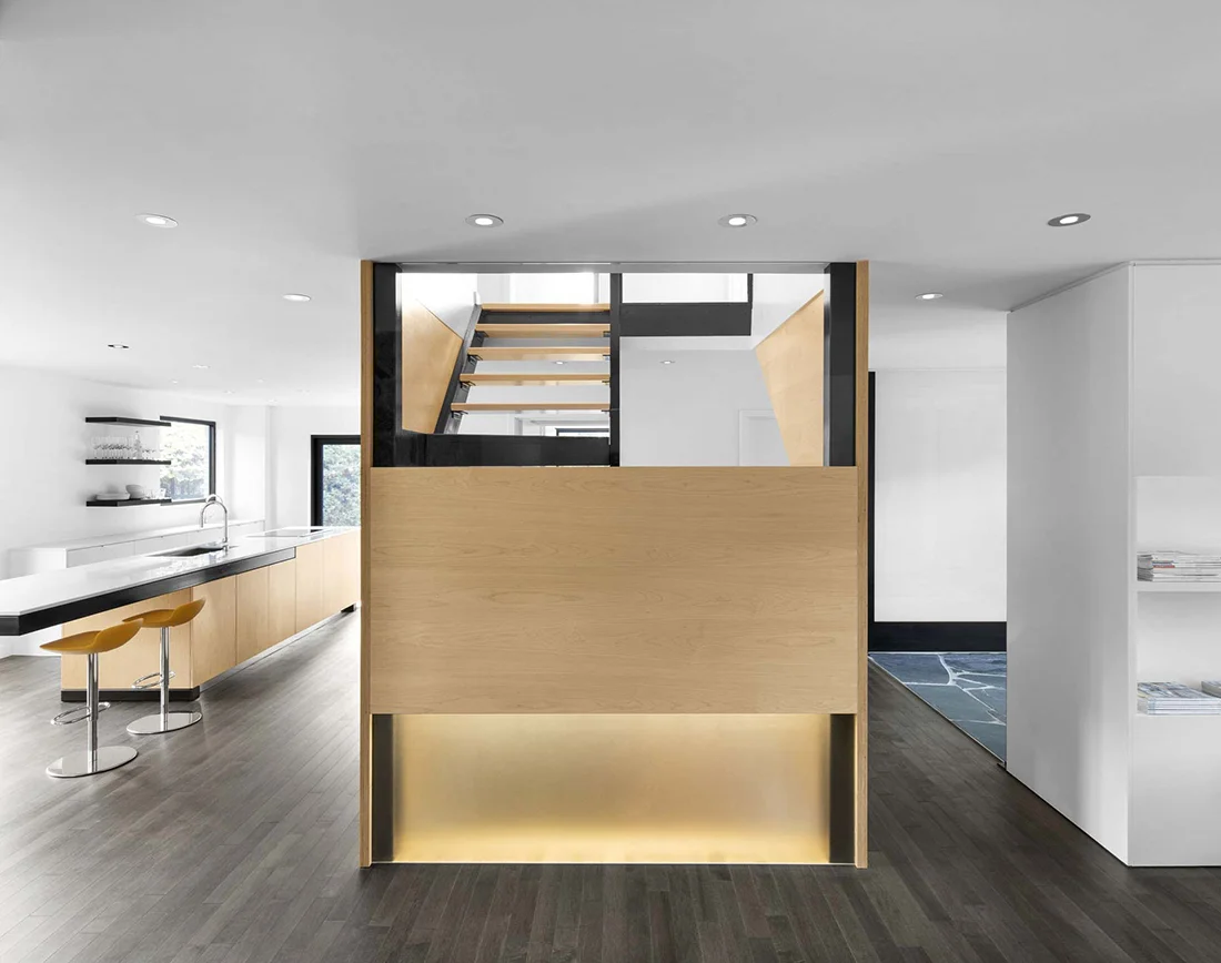 Closse Residence: Naturehumaine Reinvents 1960's Dwelling in Montréal | KNSTRCT