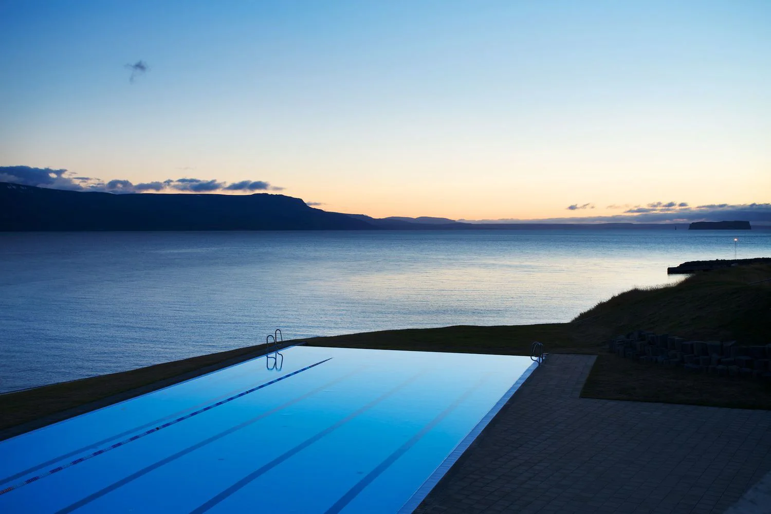 Michael-Kelley-Photography-Modern-Pool-Iceland-1.jpg