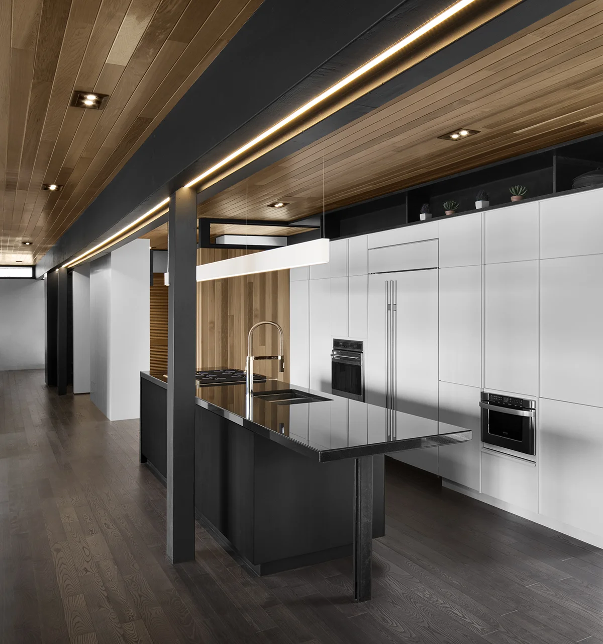 Le Phenix Residence in designed by Alain Carle Architecte   Estérel, Quebec | KNSTRCT