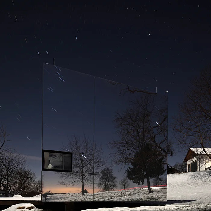 Casa Invisibile: DMAA Designs Mirror Covered Flexible Housing Units
