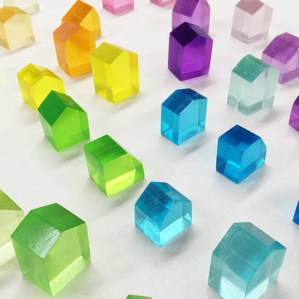 Hundreds of Hues: Emmanuelle Moureax’s 100 Colors Lab