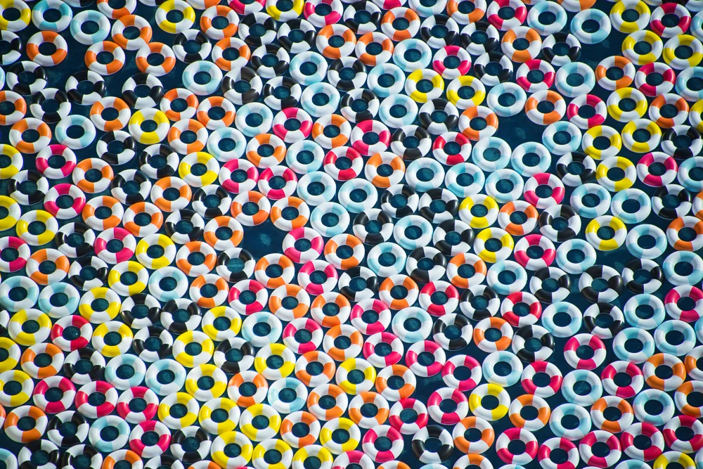 Photographer Gray Malin goes poolside | KNSTRCT