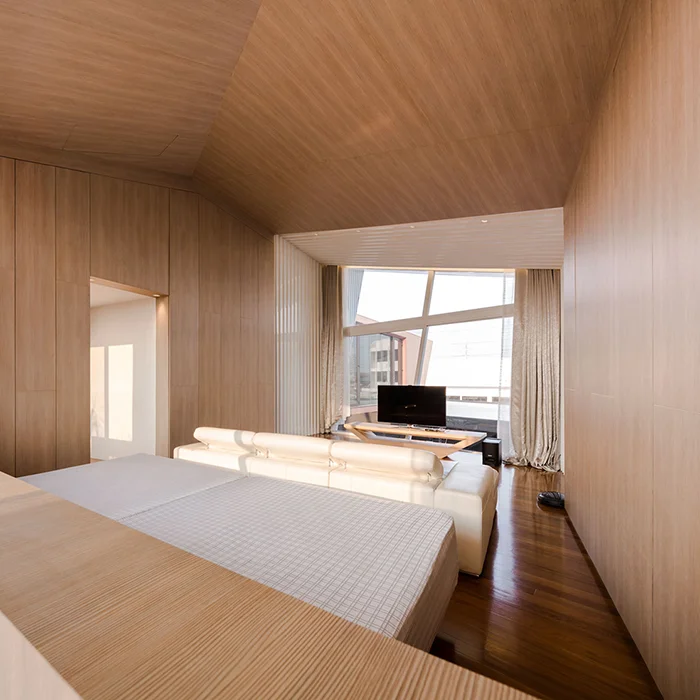 Bridging & Connecting: ATOM Design stacks Residence R  