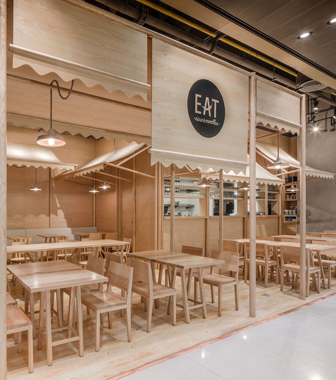 Wood Chipping: Onion Designs All Wood Eatery at Emquartier — KNSTRCT